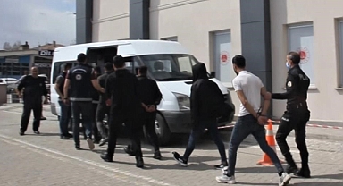 Çeşitli suçlardan aranıyorlardı! 27 kişi yakalandı