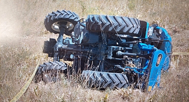 Devrilen traktörün altında kalan çiftçi hayatını kaybetti   