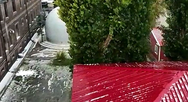 Dolu yağışı tarım arazilerine zarar verdi