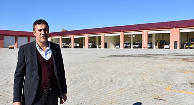 Eren'in vefatı siyaseti yasa boğdu... Taziye mesajları peş peşe geldi