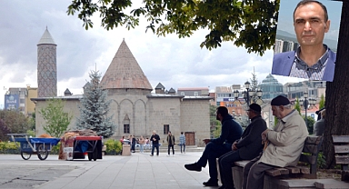 Erzurum yazı değil baharı yaşıyor!