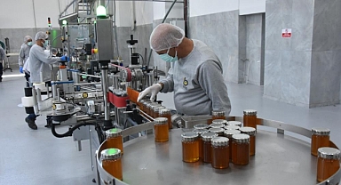 Fabrikadan elde edilen gelir öğrencilere gidiyor