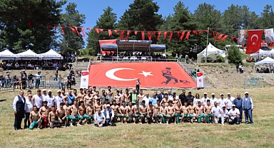 Genç pehlivanlar Kırdağ’da kol bağladı