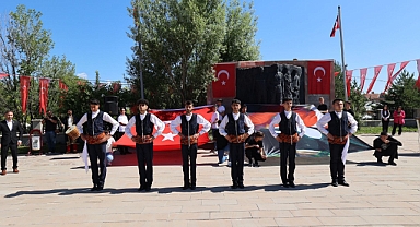 Hoş gelişler ola Mustafa Kemal Paşa