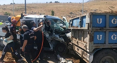 İki ayrı trafik kazasında 2 kişi yaralandı