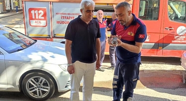 İki duvar arasına sıkıştı