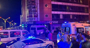 İki minibüs çarpıştı! 3 yaralı