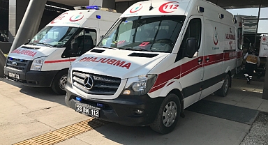 İşçileri taşıyordu! Şarampole yuvarlandı!