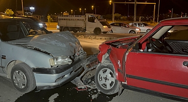 Kafa kafaya çarpıştılar! 1’i bebek 5 yaralı