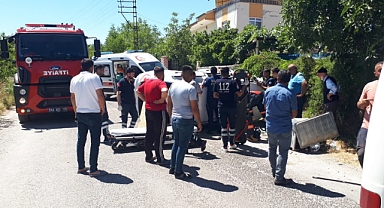 Kontrolden çıkan otomobil yan yattı