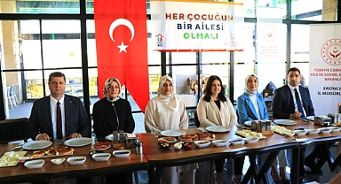 Koruyucu aileler kahvaltıda bir araya geldi