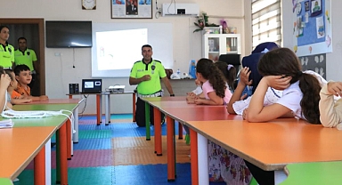 Kur'an kursu öğrencilerine trafik eğitimi
