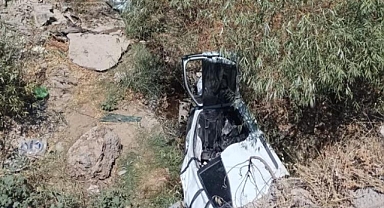 Otomobil dereye yuvarlandı: 2 yaralı