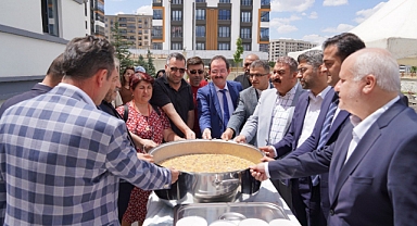 Palandöken'de aşure sofrası kuruldu