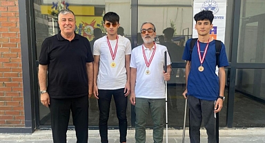 Satranç turnuvasında heyecan dolu anlar