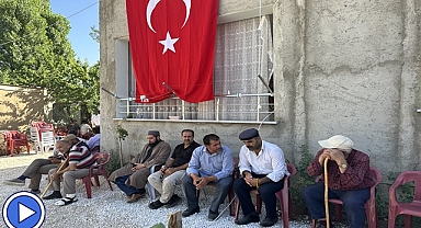 Şehit ailesinin evine Türk Bayrağı asıldı