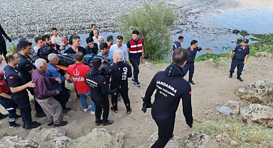 Serinlemek için suya giren gencin cansız bedenine ulaşıldı