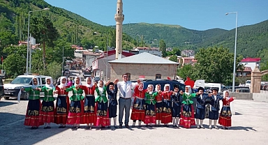 Sıla ziyaretine halaylı kutlama