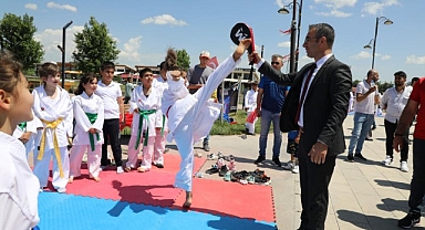 Spor okulları görkemli törenle açıldı