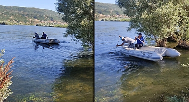 Sular yükselince mahsur kaldılar!