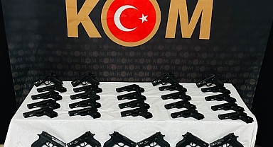 Şüpheli araçtan adeta cephanelik çıktı!