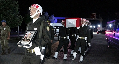 Taciz ateşi sonucu şehit düştü... Dualarla uğurlandı