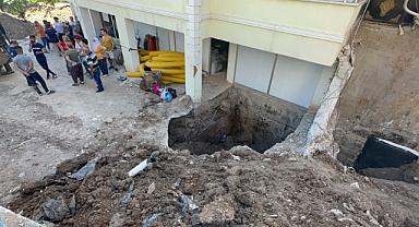 Toprak kaydı, göçük altında kaldı!