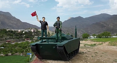 Tortum Şelalesi'ne Türk Büyükleri Anıtı