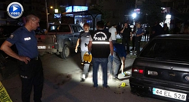 Trafikte tartıştıkları baba oğula kurşun yağdırdılar