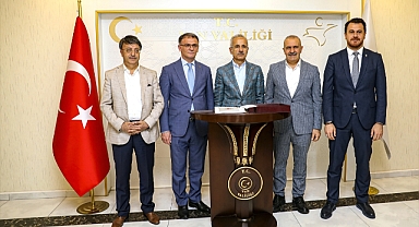 Ulaştırma ve Altyapı Bakanı Abdulkadir Uraloğlu, Van'da