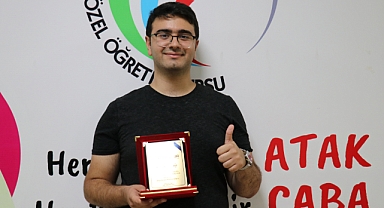 YKS’de ilk 100’e girmeyi başardı 