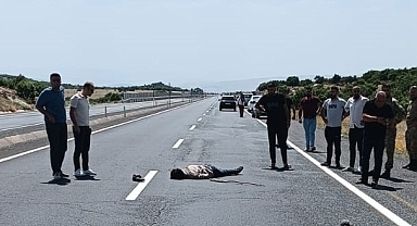 Yolun karşısına geçerken araba çarptı