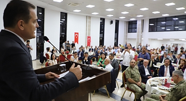 Ağlamamak için kendini zor tuttu