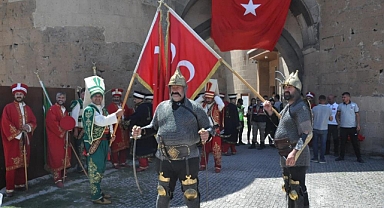 Ani'de fetih coşkusu