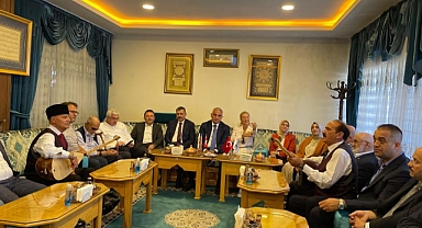 Aşıklar Bakan Ersoy'dan destek istedi