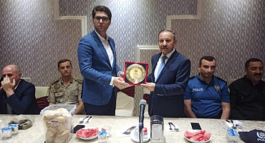 Aşkale kaymakamına veda yemeği