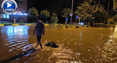 Cadde ve sokaklar göle döndü!