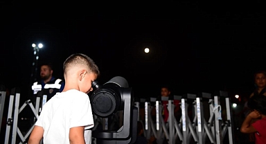 Çocuklar gökyüzünün derinlikleriyle tanıştı