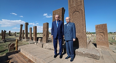 Cumhurbaşkanı Erdoğan, Selçuklu mezarlığını ziyaret etti
