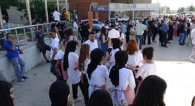 Deprem paniği 16 kişiyi hastanelik etti