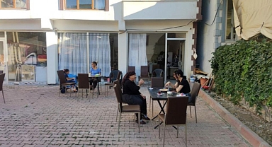 Enkazdan kurtardığı iki ineğini satarak patron oldu!