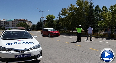 Erzurum'da kaza! Otomobilin çarptığı kadın ağır yaralandı