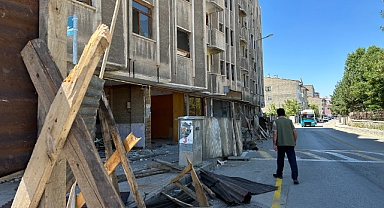 Erzurum'da müzeyi kapatan binalar yıkılıyor! Güvenlik önlemi yetersiz