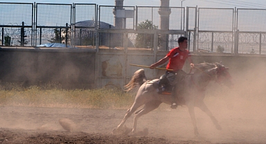 Erzurum'da tozu dumana kattılar