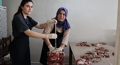 Erzurumlu cağ kebabı ustası anne kız!