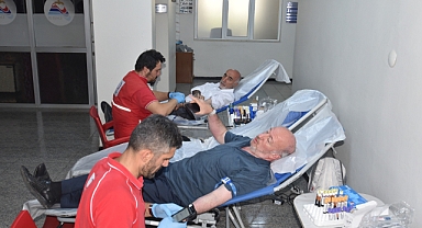 ESKİ'den Kızılay’a kan bağışı