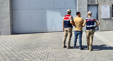 Firari hükümlü yakayı ele verdi!
