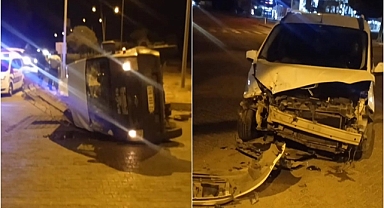 Hafif ticari araçla minibüs çapıştı: 7 yaralı