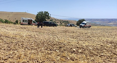 Kontrolden çıkan araç tarlaya uçtu