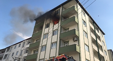 Korkutan yangında alevler göğe yükseldi